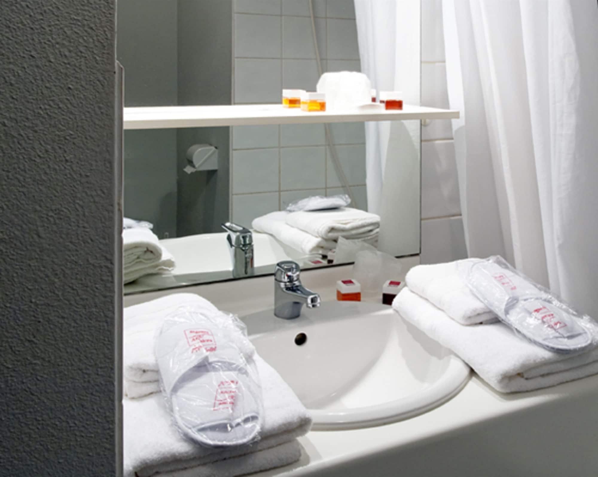 Séjours&Affaires Poitiers Lamartine Exterior foto